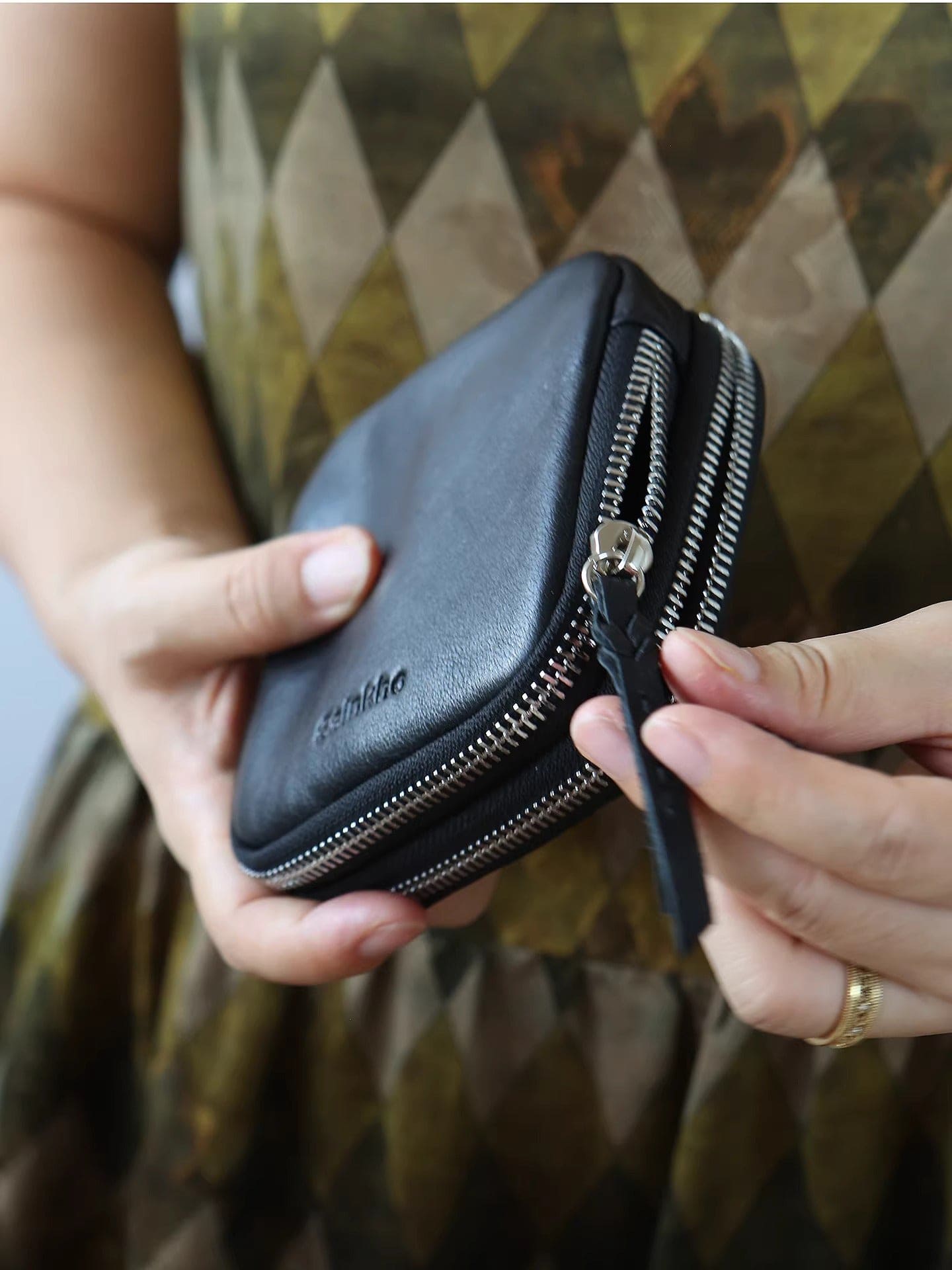 Genuine Leather Travel Jewelry Case - Premium Cowhide Organizer