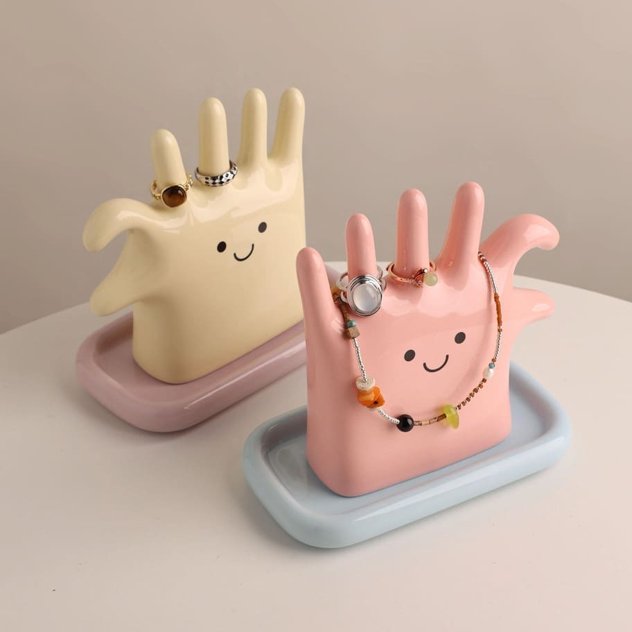 Heart Gesture Smiley Ceramic Jewelry Stand - Cute Hand-Shaped Ring Holder